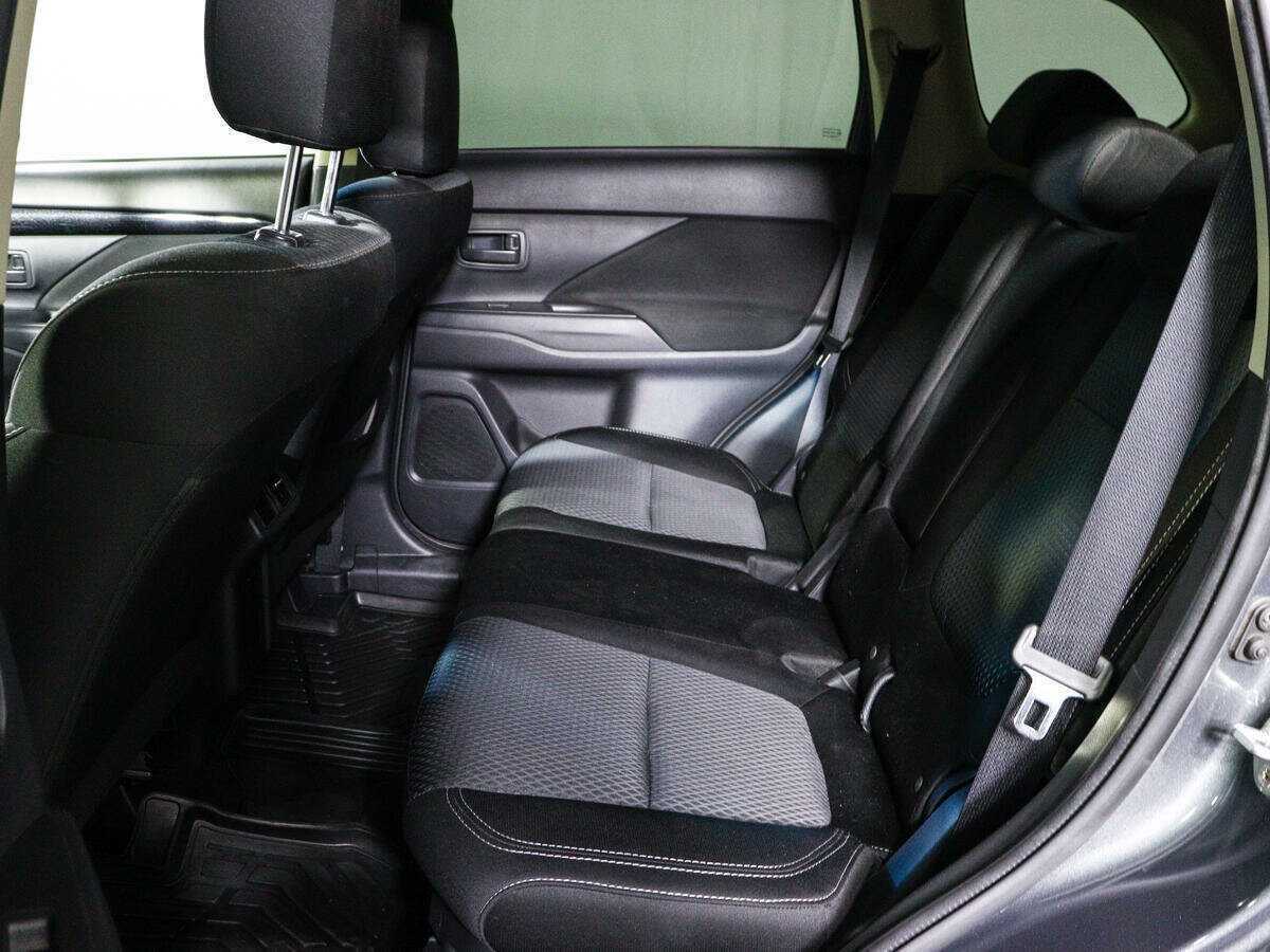 Mitsubishi Outlander 2018 года с пробегом. Фото: #7