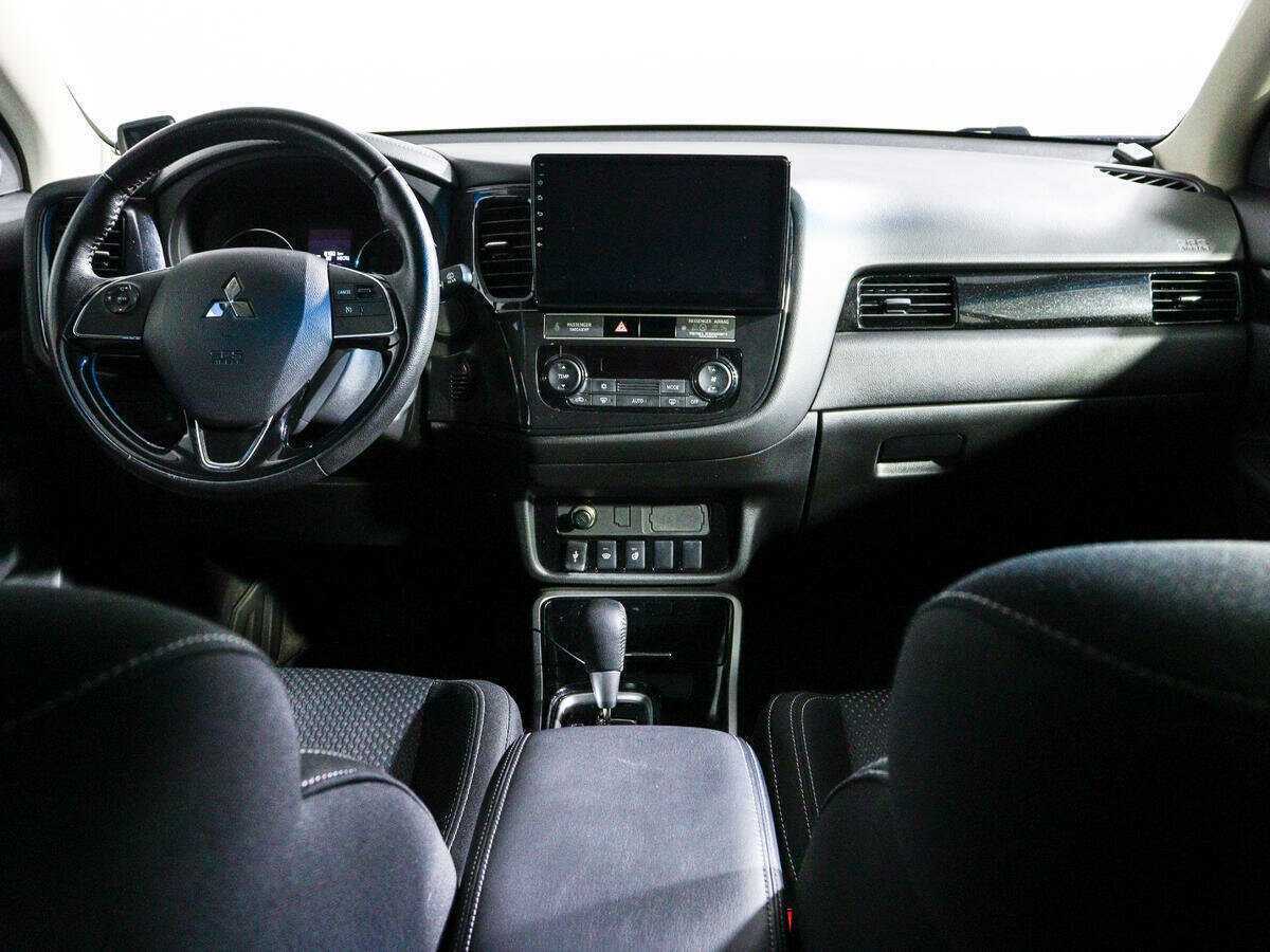 Mitsubishi Outlander 2018 года с пробегом. Фото: #9
