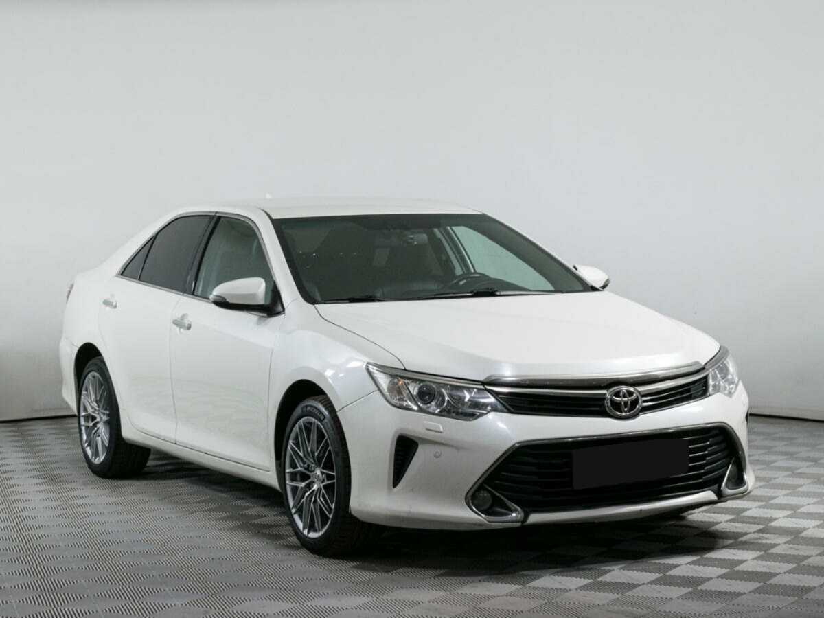 Toyota Camry 2017 года с пробегом. Фото: #2