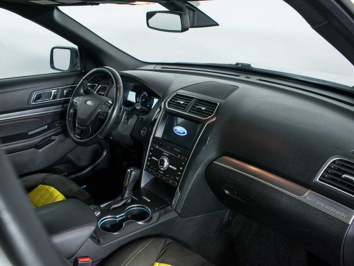 Ford Explorer 2016 года с пробегом. Фото: #5