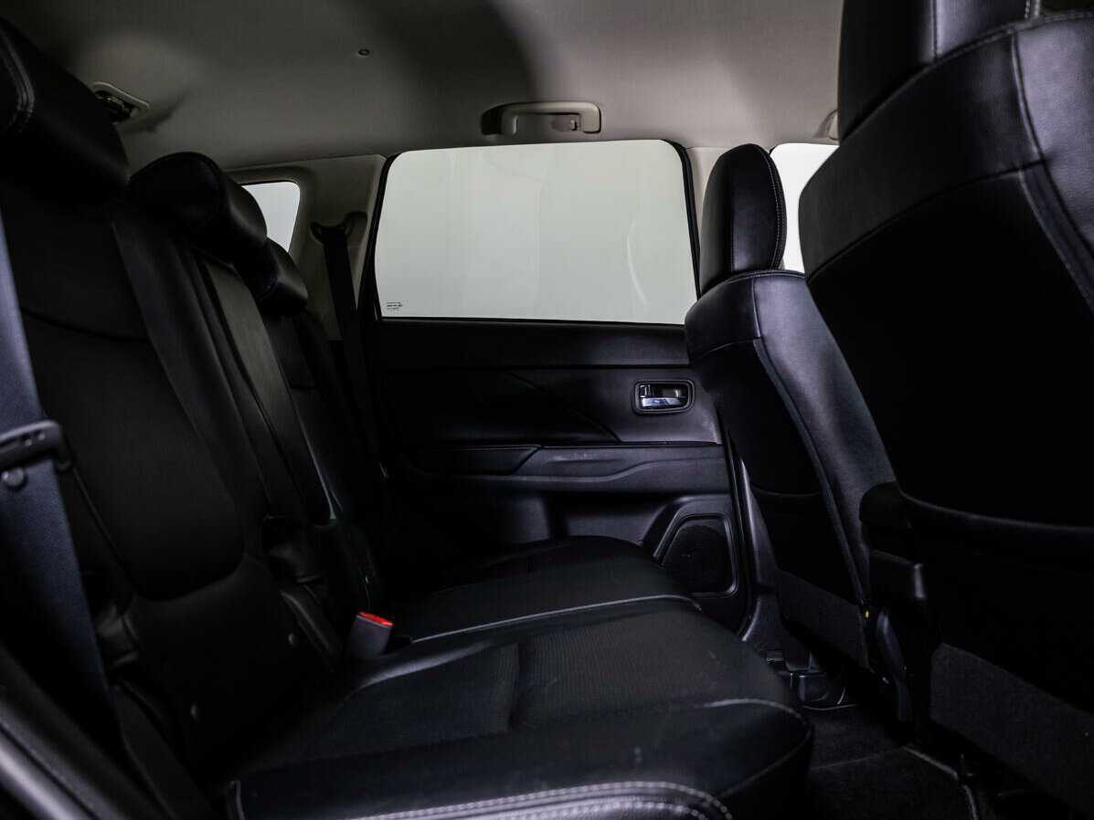 Mitsubishi Outlander 2017 года с пробегом. Фото: #10