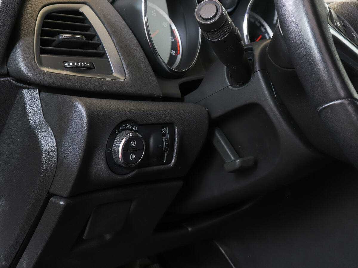 Opel Astra 2012 года с пробегом. Фото: #12