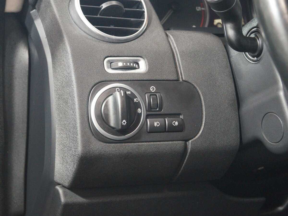 Land Rover Discovery 2015 года с пробегом. Фото: #15