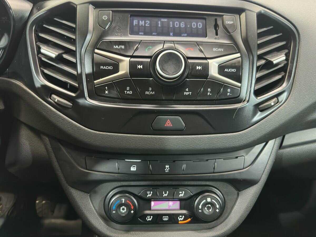 Lada (ВАЗ) Vesta 2016 года с пробегом. Фото: #12