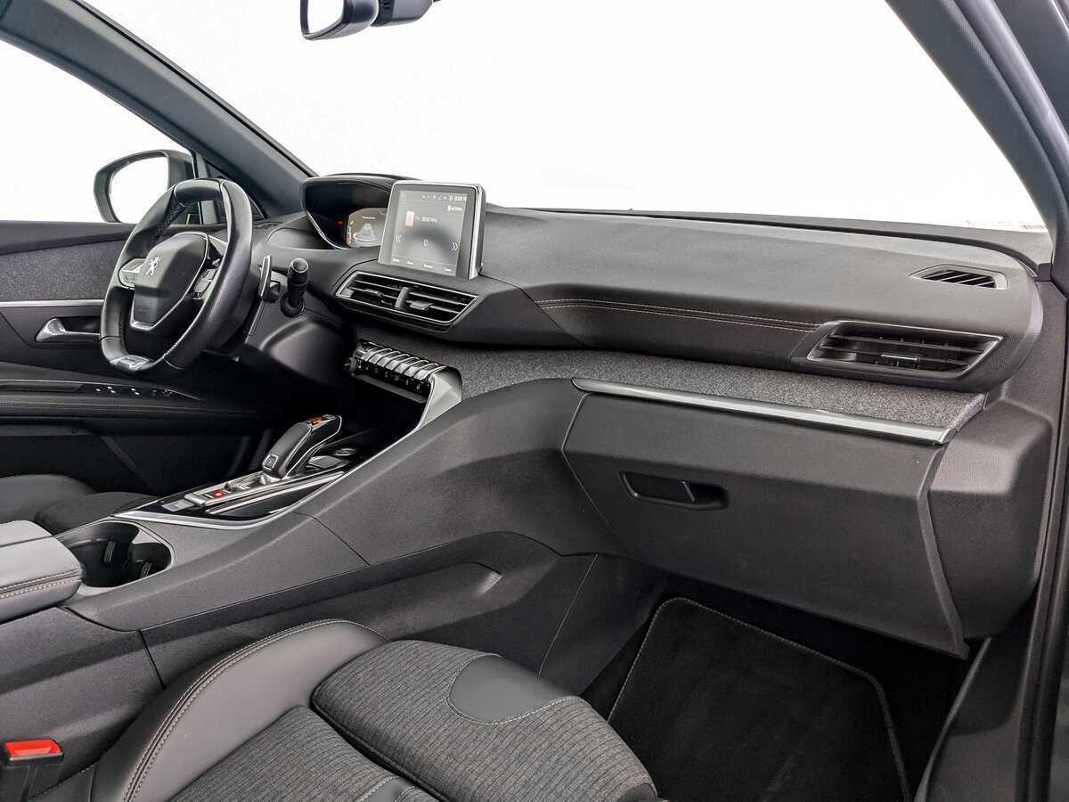 Peugeot 3008 2018 года с пробегом. Фото: #8