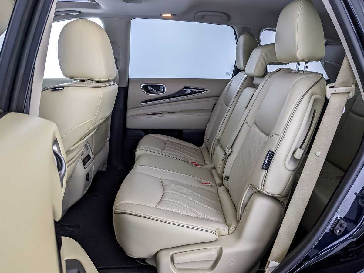 Infiniti QX60 2017 года с пробегом. Фото: #9