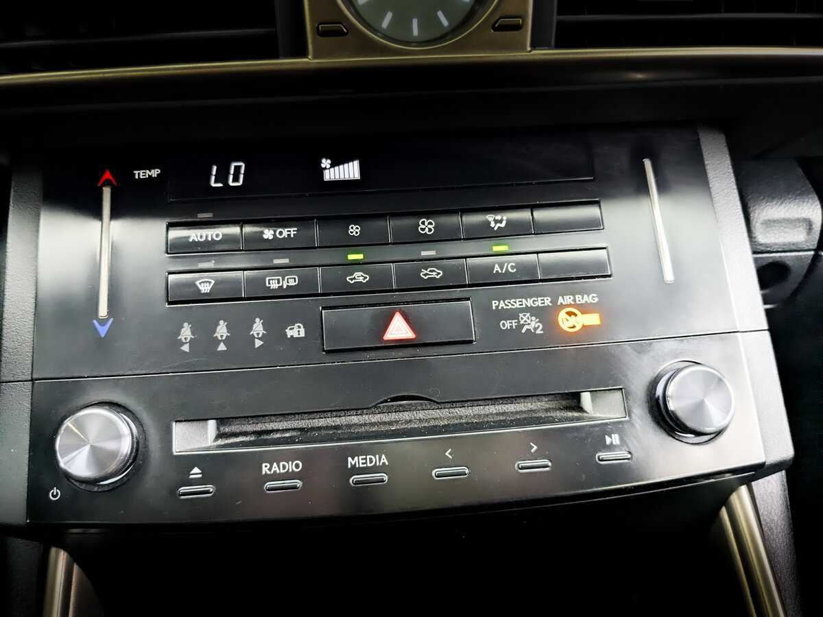 Lexus IS 2014 года с пробегом. Фото: #22