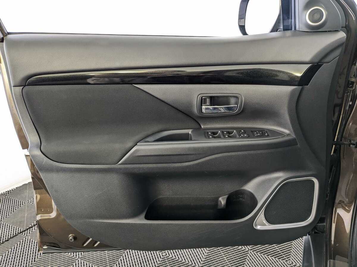 Mitsubishi Outlander 2022 года с пробегом. Фото: #10