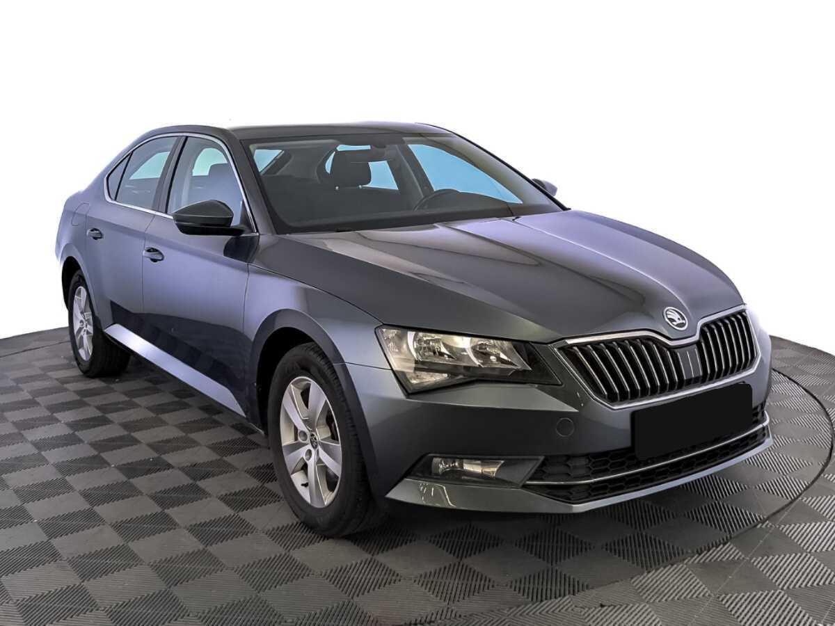 Skoda Superb 2018 года с пробегом. Фото: #2