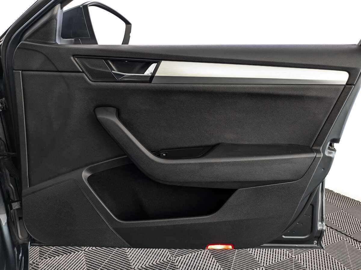 Skoda Superb 2018 года с пробегом. Фото: #20