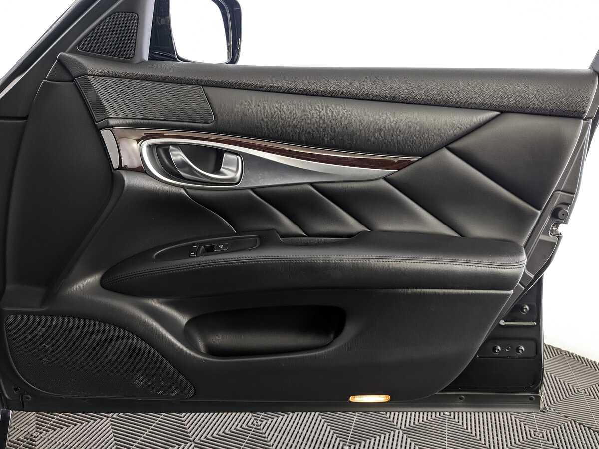 Infiniti Q70 2014 года с пробегом. Фото: #20