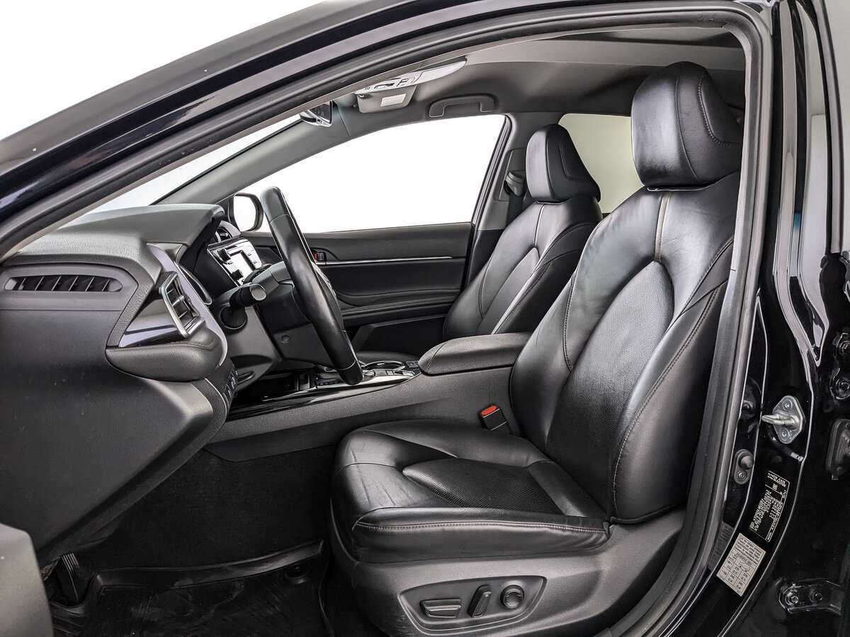 Toyota Camry 2019 года с пробегом. Фото: #15