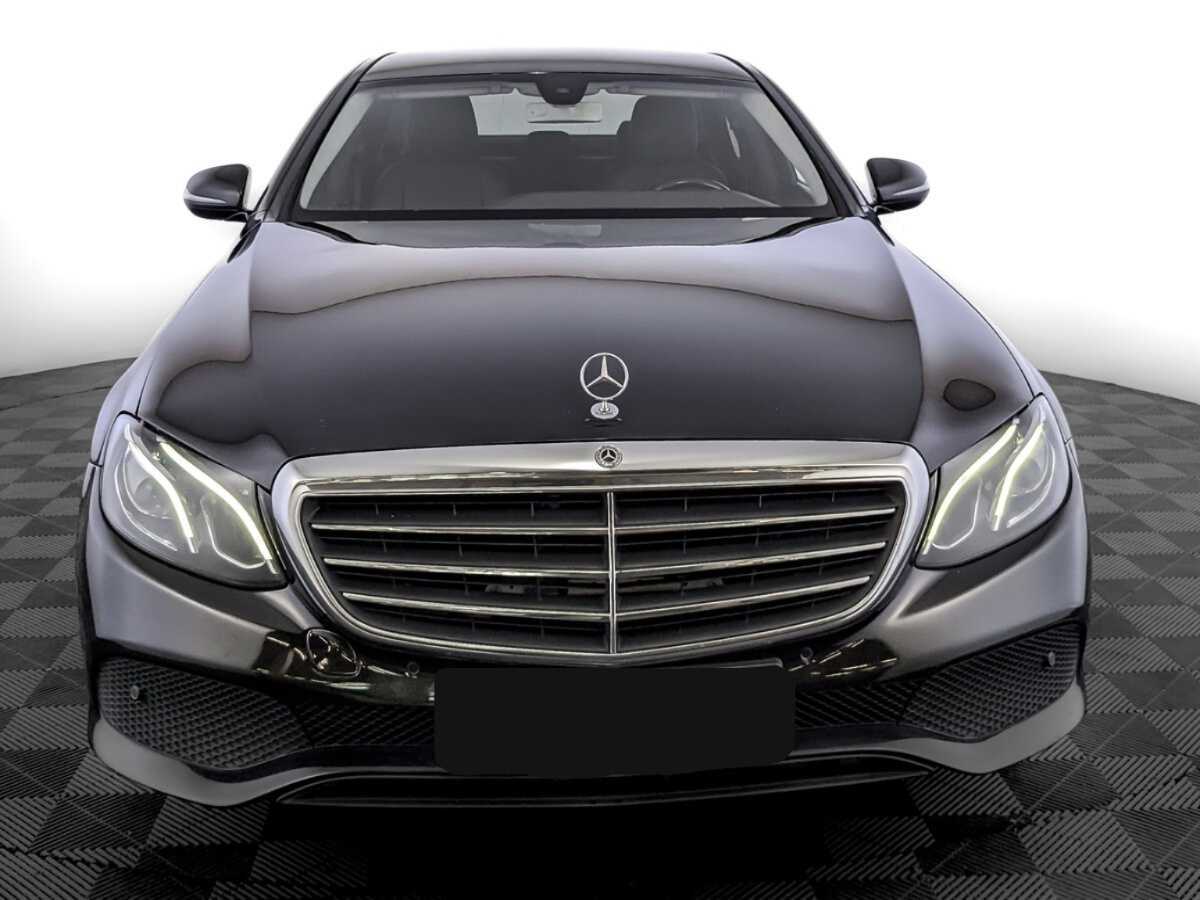 Mercedes-Benz E-Класс 2018 года с пробегом. Фото: #1