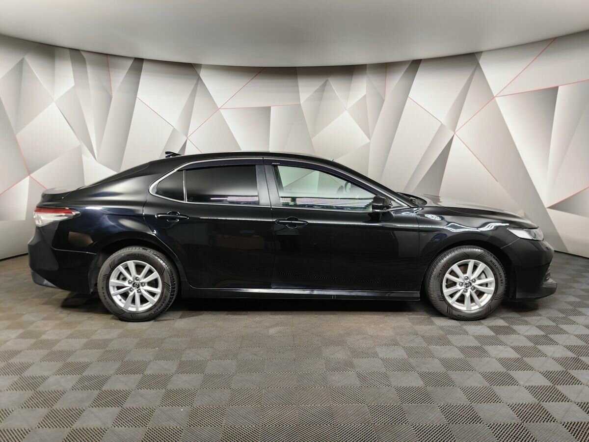 Toyota Camry 2019 года с пробегом. Фото: #5