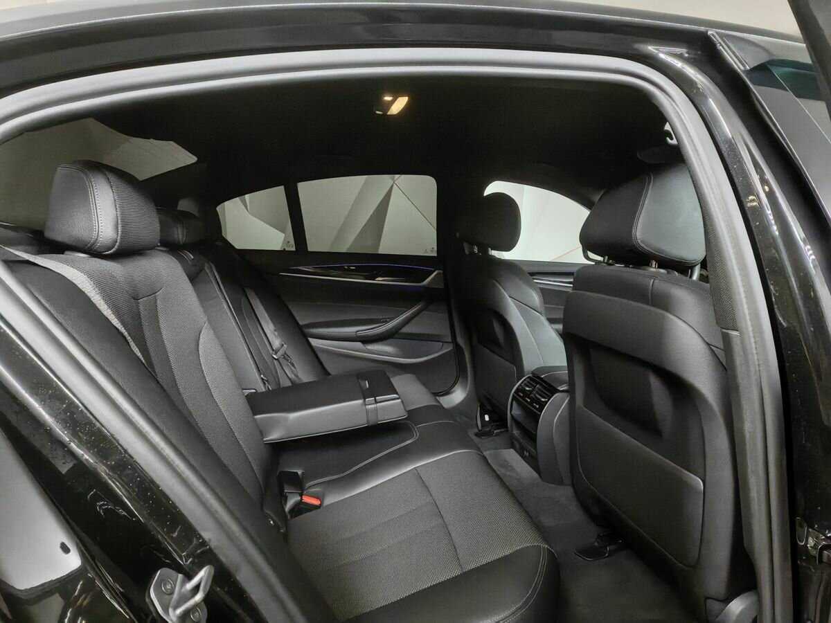 BMW 5 серии 2017 года с пробегом. Фото: #9