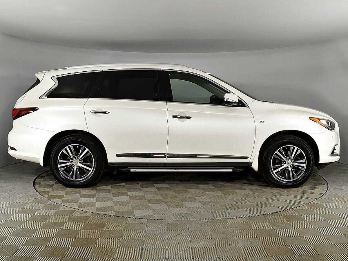 Infiniti QX60 2018 года с пробегом. Фото: #4