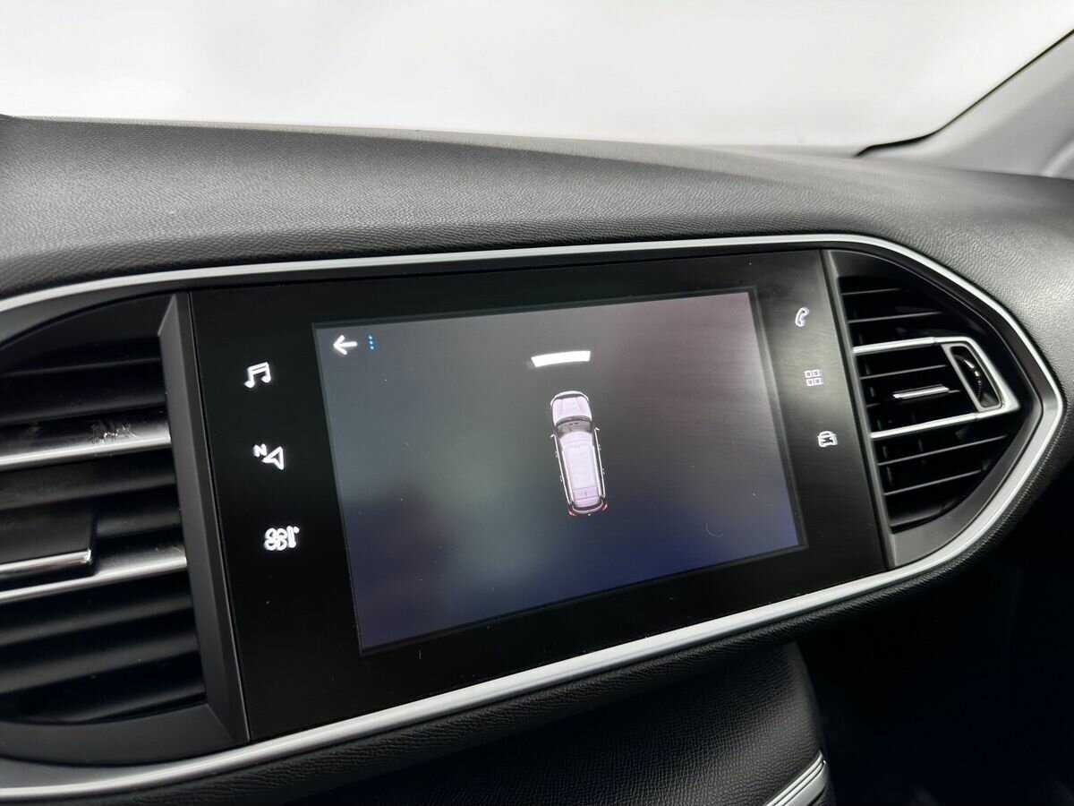 Peugeot 308 2018 года с пробегом. Фото: #11