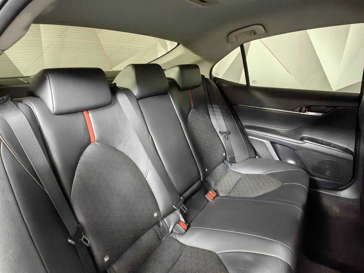 Toyota Camry 2021 года с пробегом. Фото: #12