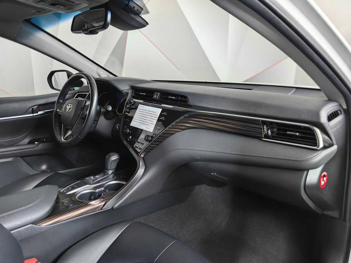 Toyota Camry 2020 года с пробегом. Фото: #8