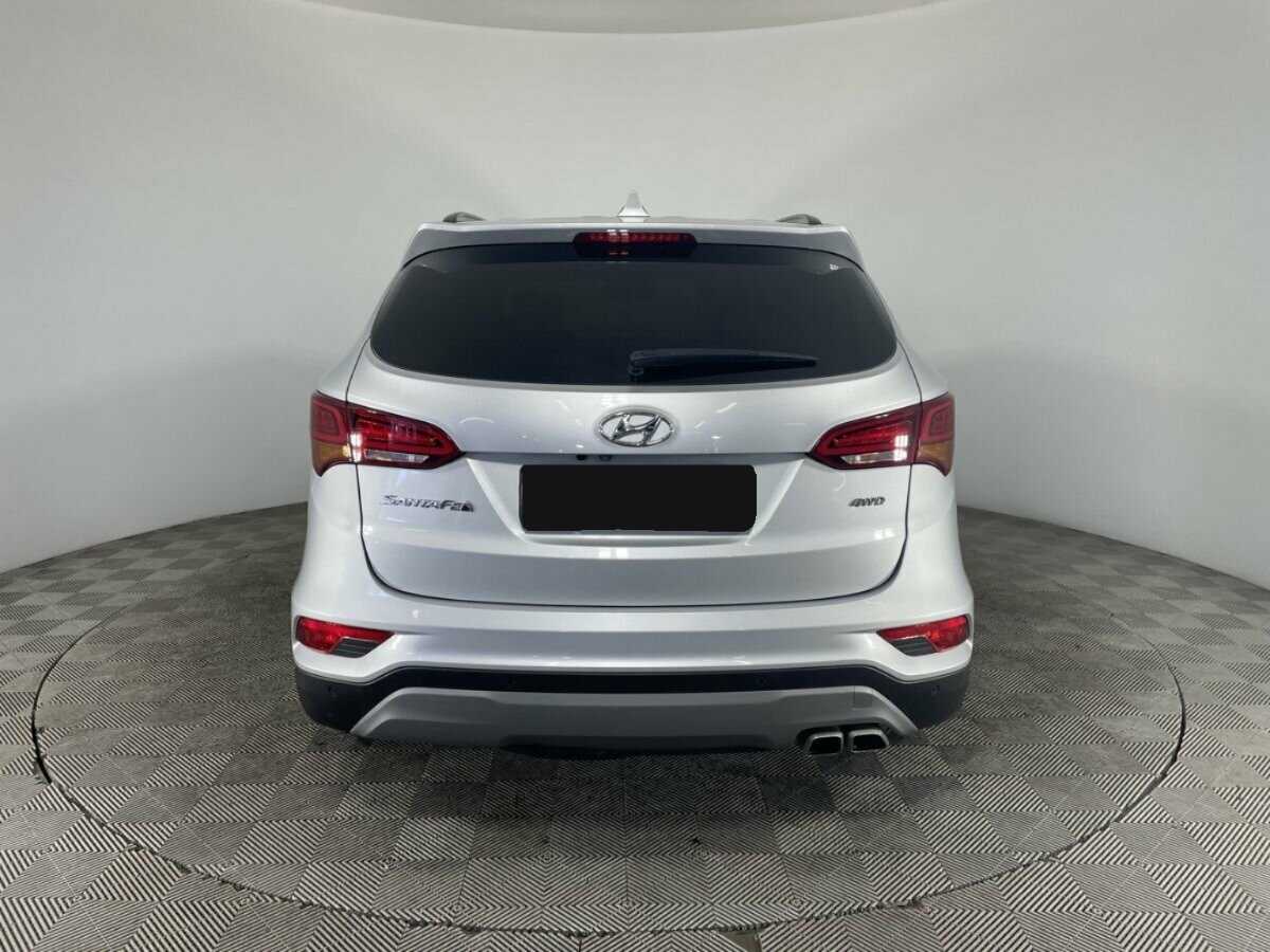 Hyundai Santa Fe 2017 года с пробегом. Фото: #2