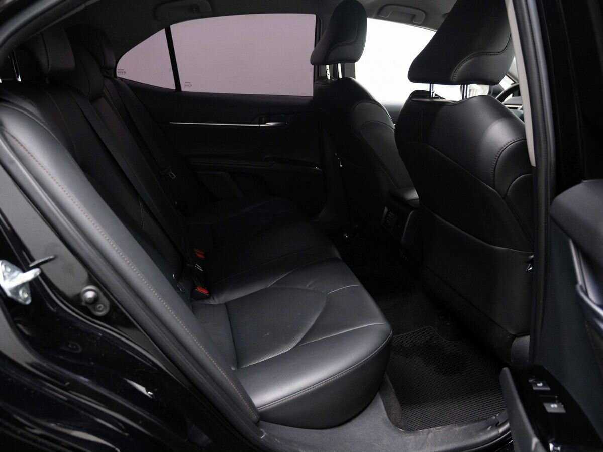 Toyota Camry 2019 года с пробегом. Фото: #9