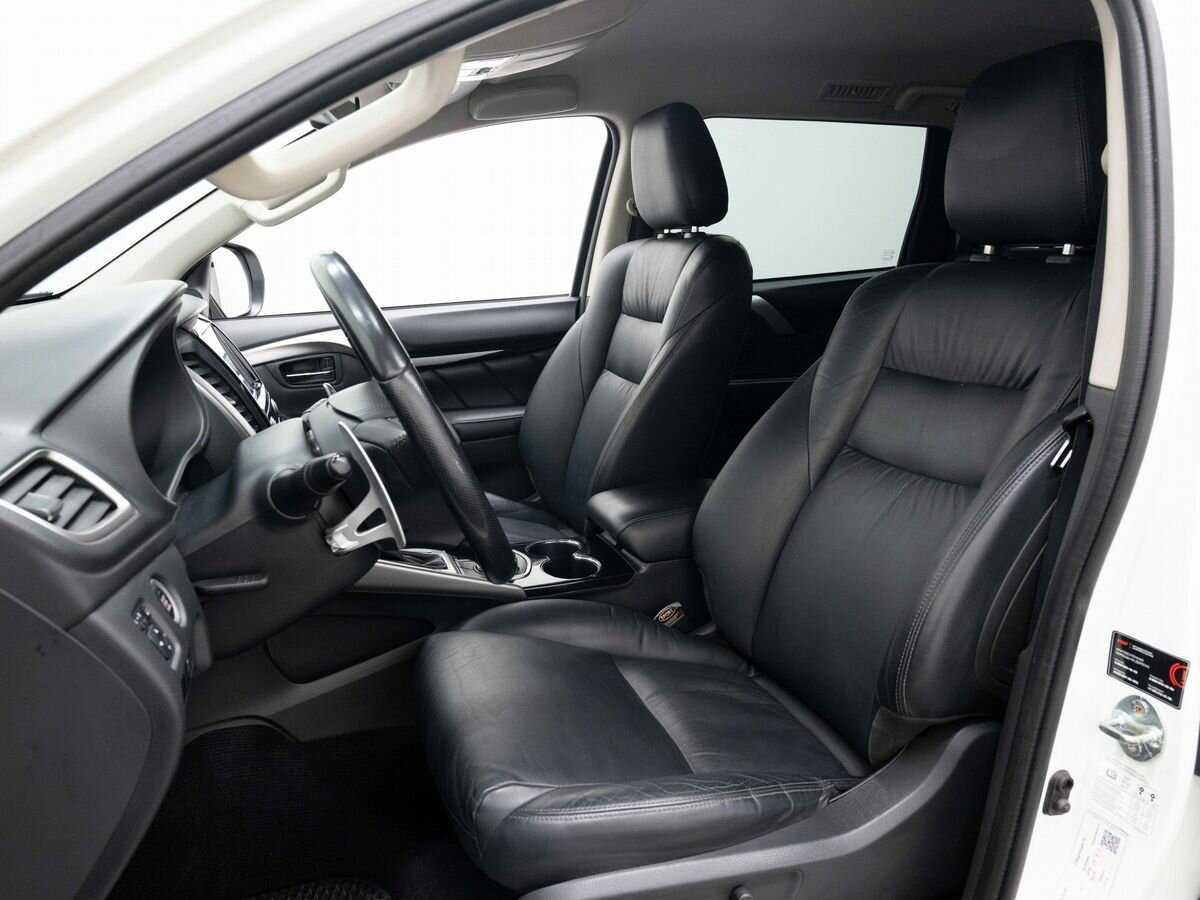 Mitsubishi Pajero Sport 2017 года с пробегом. Фото: #7