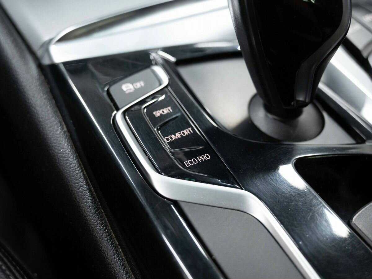 BMW 5 серии 2018 года с пробегом. Фото: #24