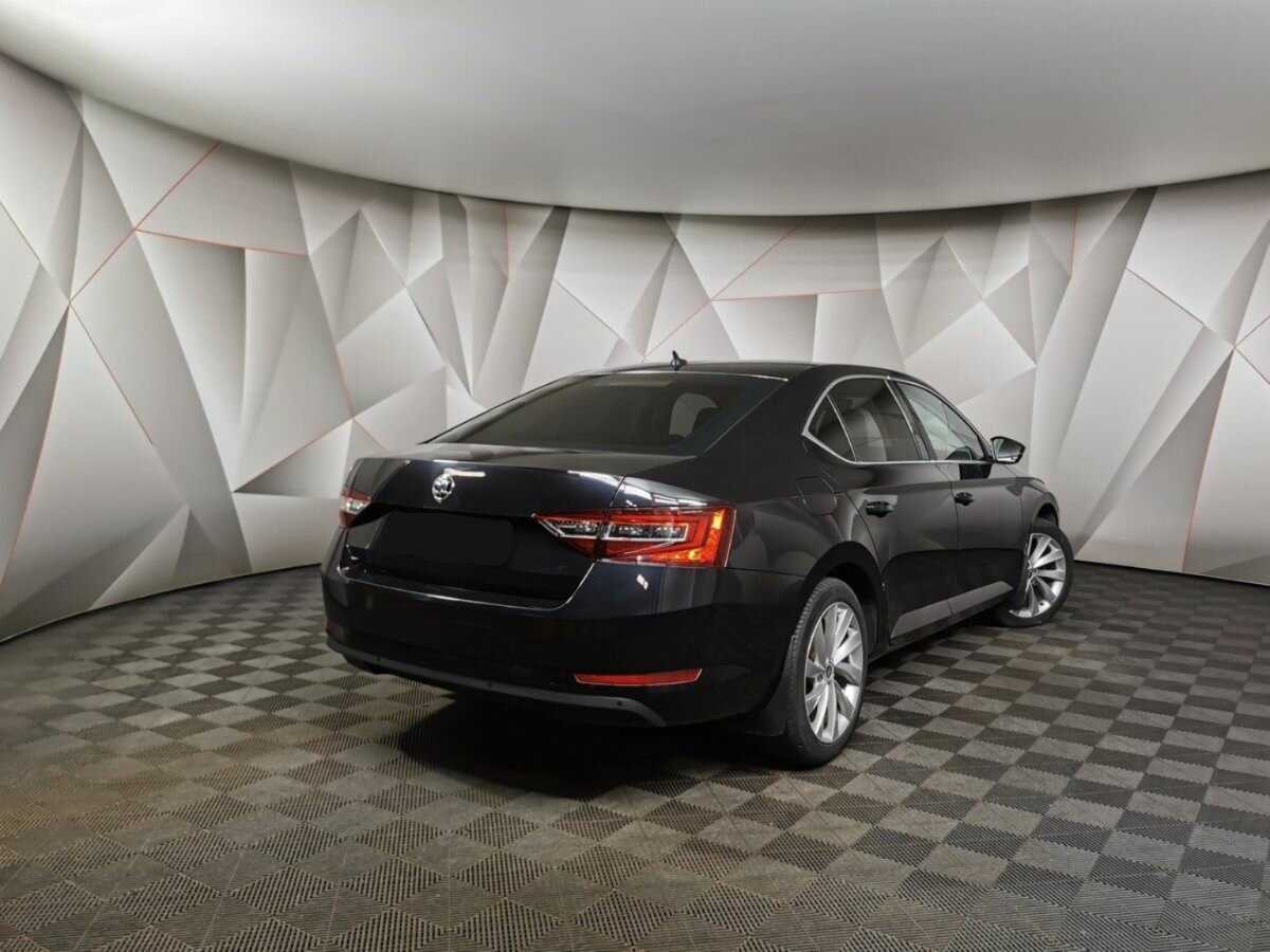 Skoda Superb 2017 года с пробегом. Фото: #1