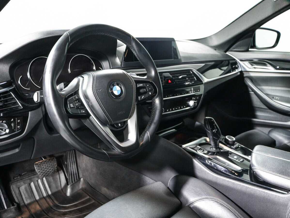 BMW 5 серии 2019 года с пробегом. Фото: #11