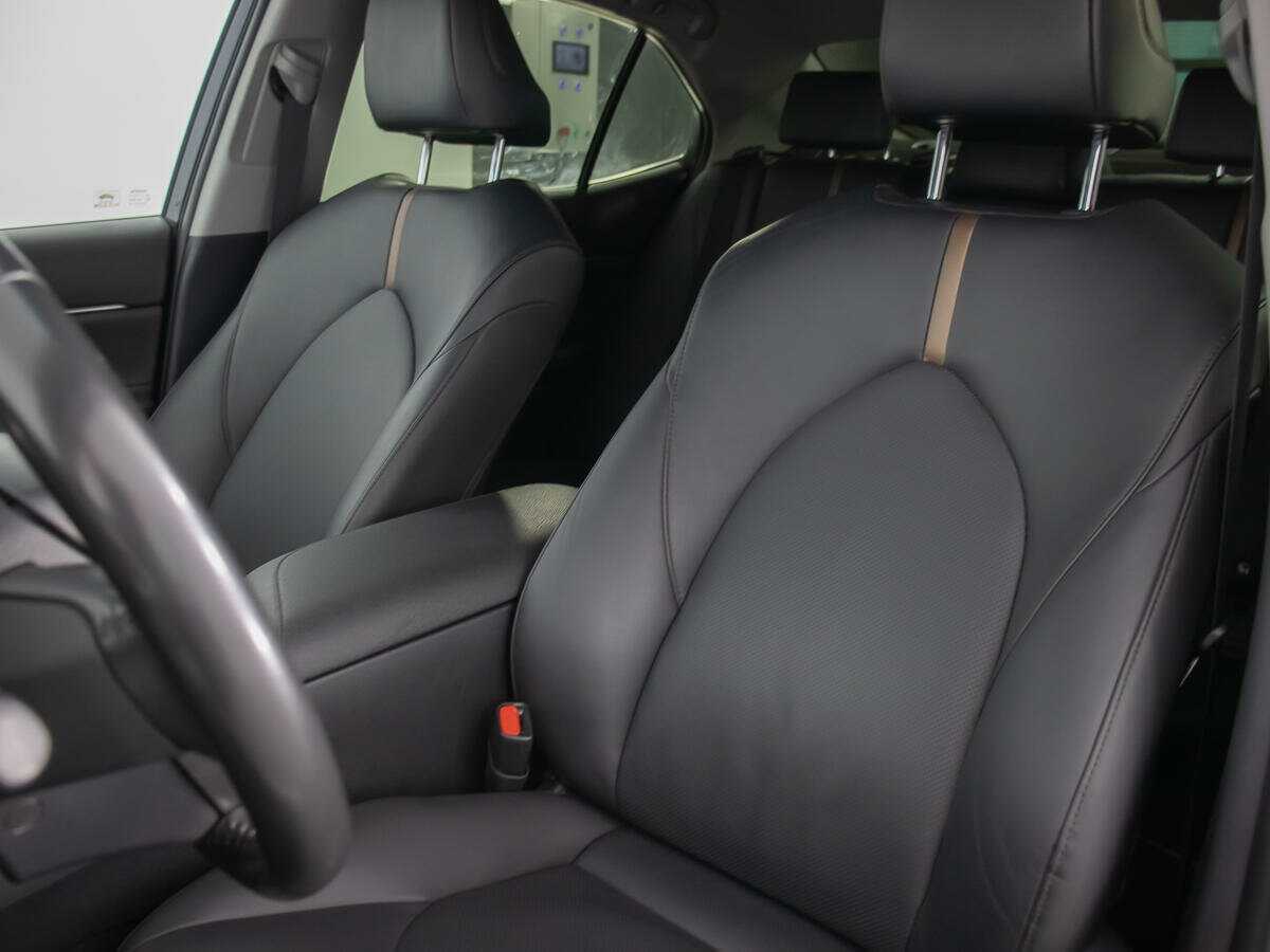 Toyota Camry 2018 года с пробегом. Фото: #12