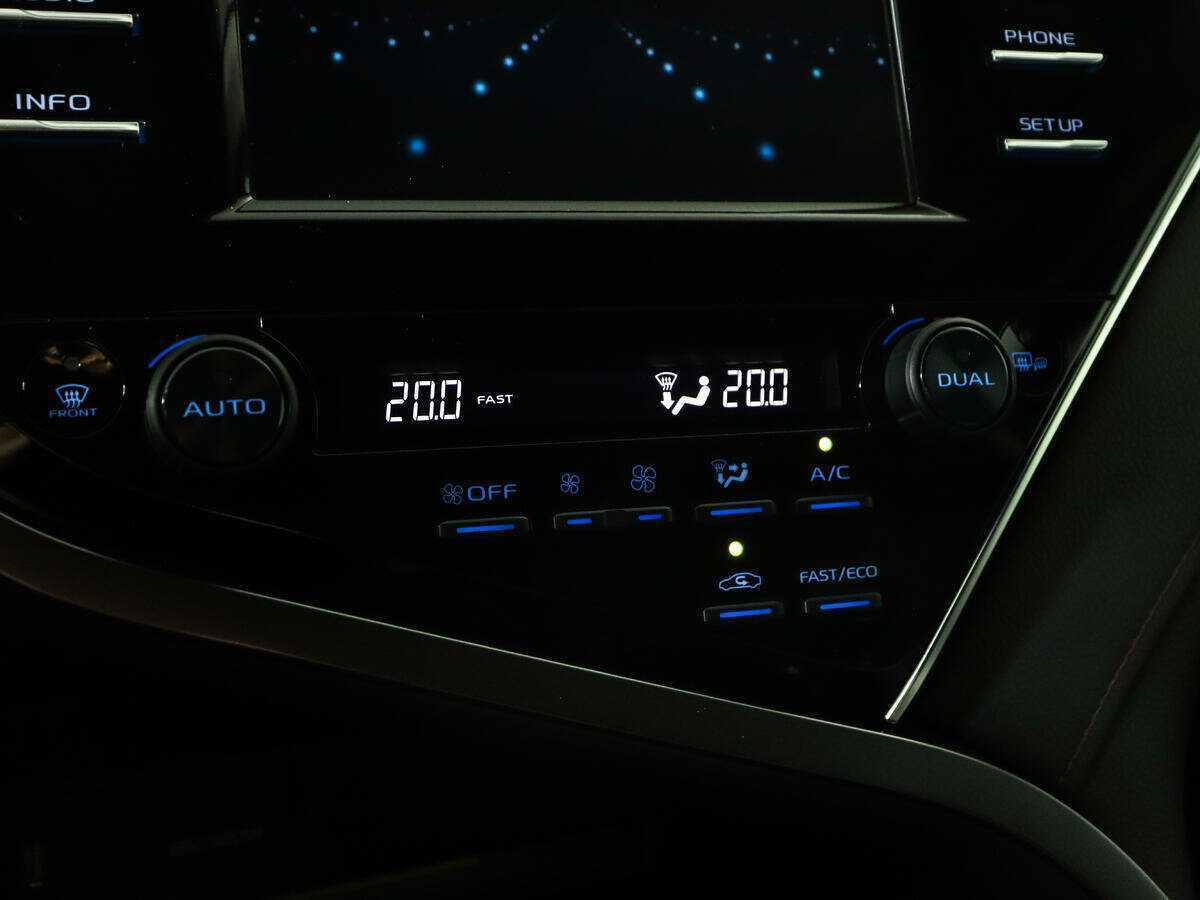 Toyota Camry 2020 года с пробегом. Фото: #13