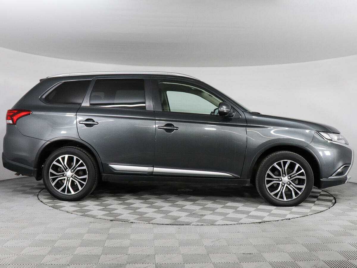 Mitsubishi Outlander 2018 года с пробегом. Фото: #3