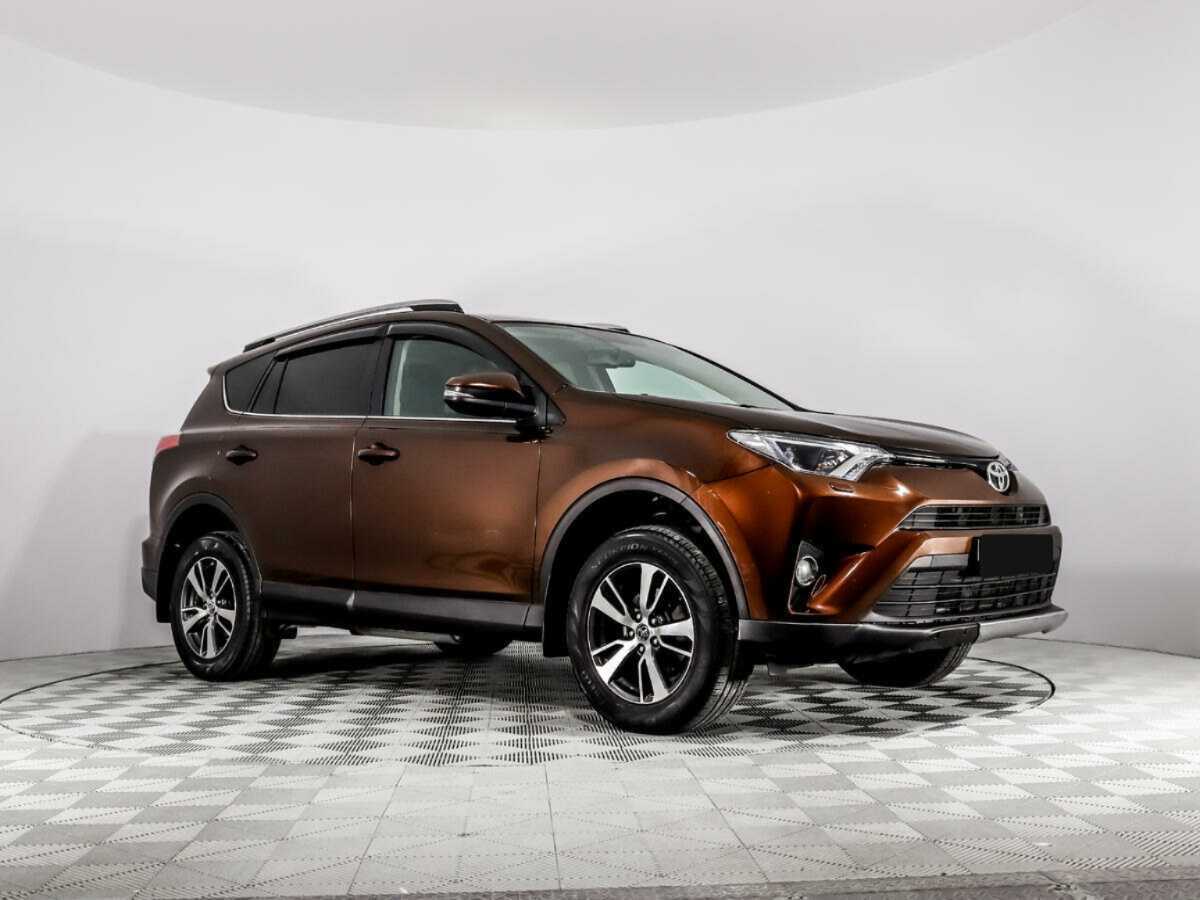 Toyota RAV4 2017 года с пробегом. Фото: #2
