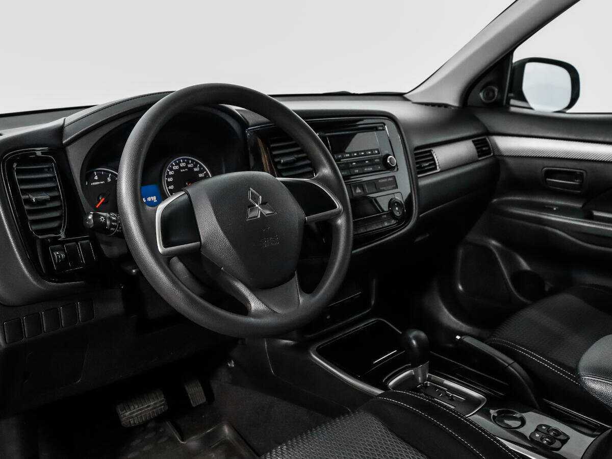 Mitsubishi Outlander 2018 года с пробегом. Фото: #8