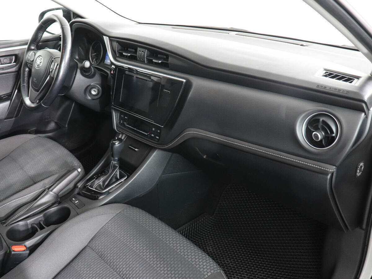 Toyota Corolla 2018 года с пробегом. Фото: #9