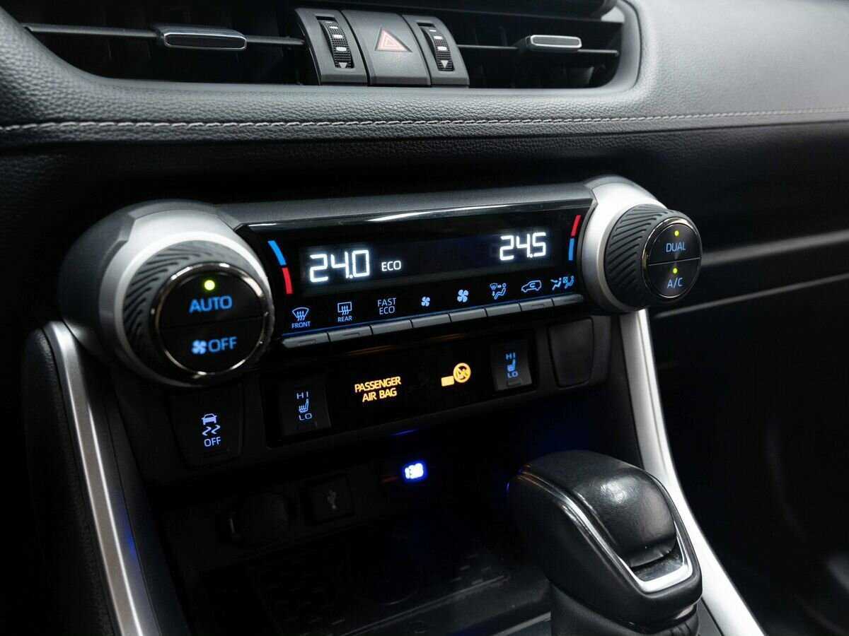 Toyota RAV4 2021 года с пробегом. Фото: #21