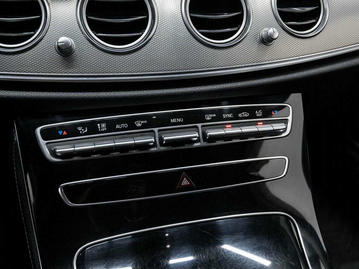 Mercedes-Benz E-Класс 2019 года с пробегом. Фото: #16