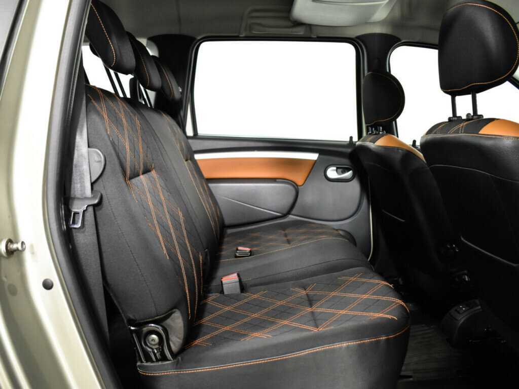 Б/У Лада (ВАЗ) Ларгус 2016 года. Фото: #9