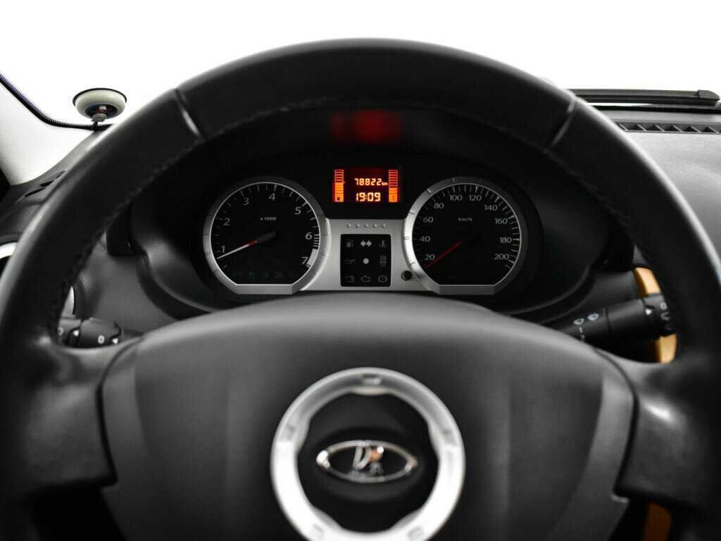 Б/У Лада (ВАЗ) Ларгус 2016 года. Фото: #10