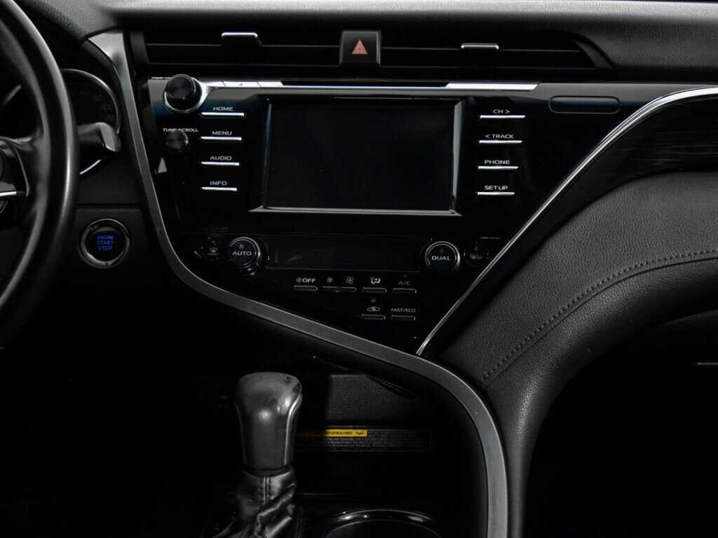 Toyota Camry 2018 года с пробегом. Фото: #12