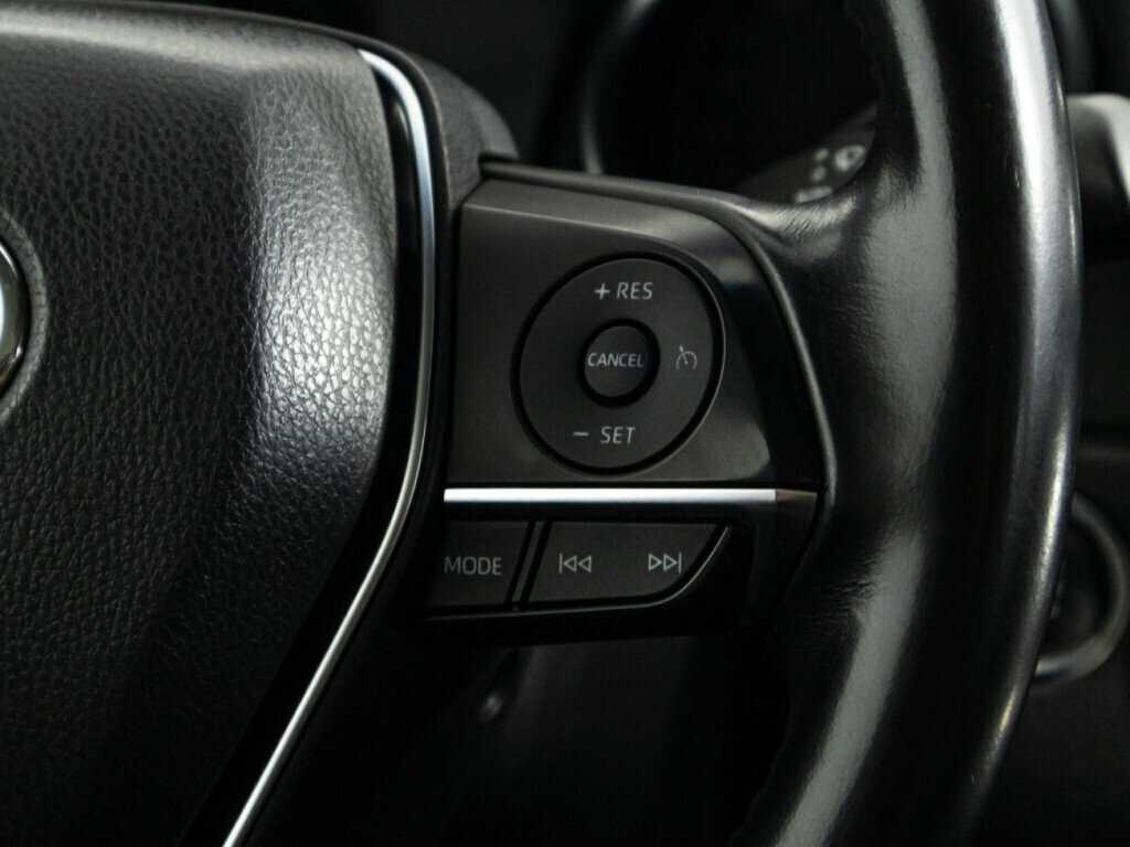 Toyota Camry 2020 года с пробегом. Фото: #18