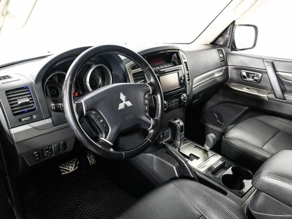 Mitsubishi Pajero 2014 года с пробегом. Фото: #10