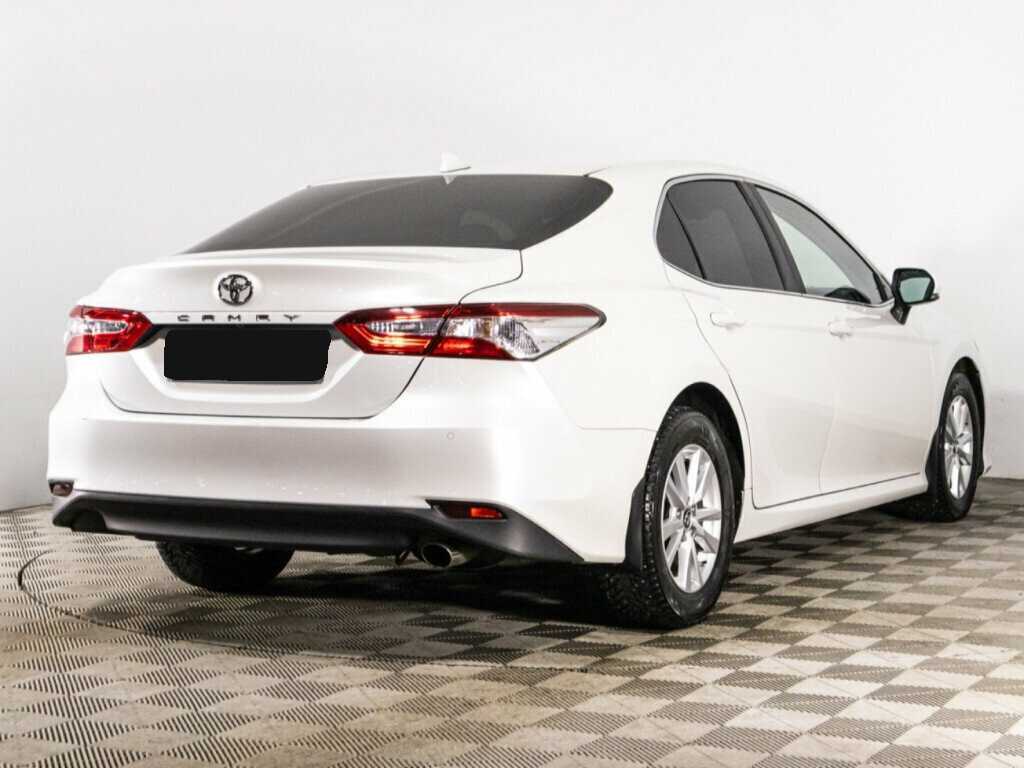 Toyota Camry 2018 года с пробегом. Фото: #4