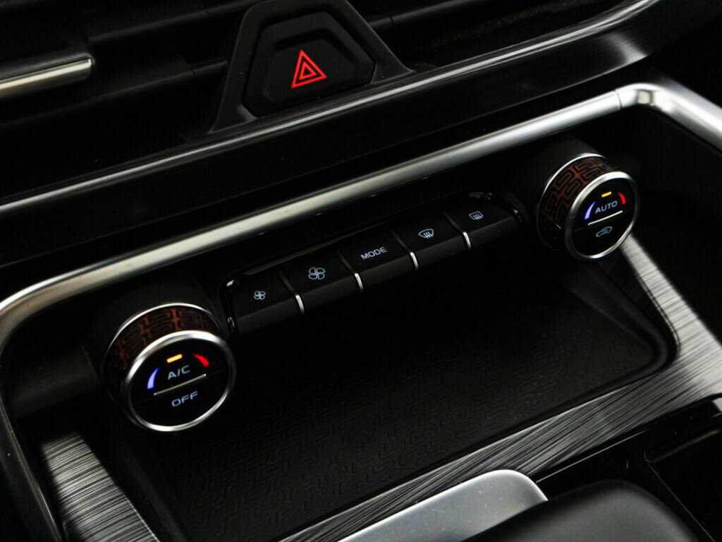 Geely Tugella 2022 года с пробегом. Фото: #18