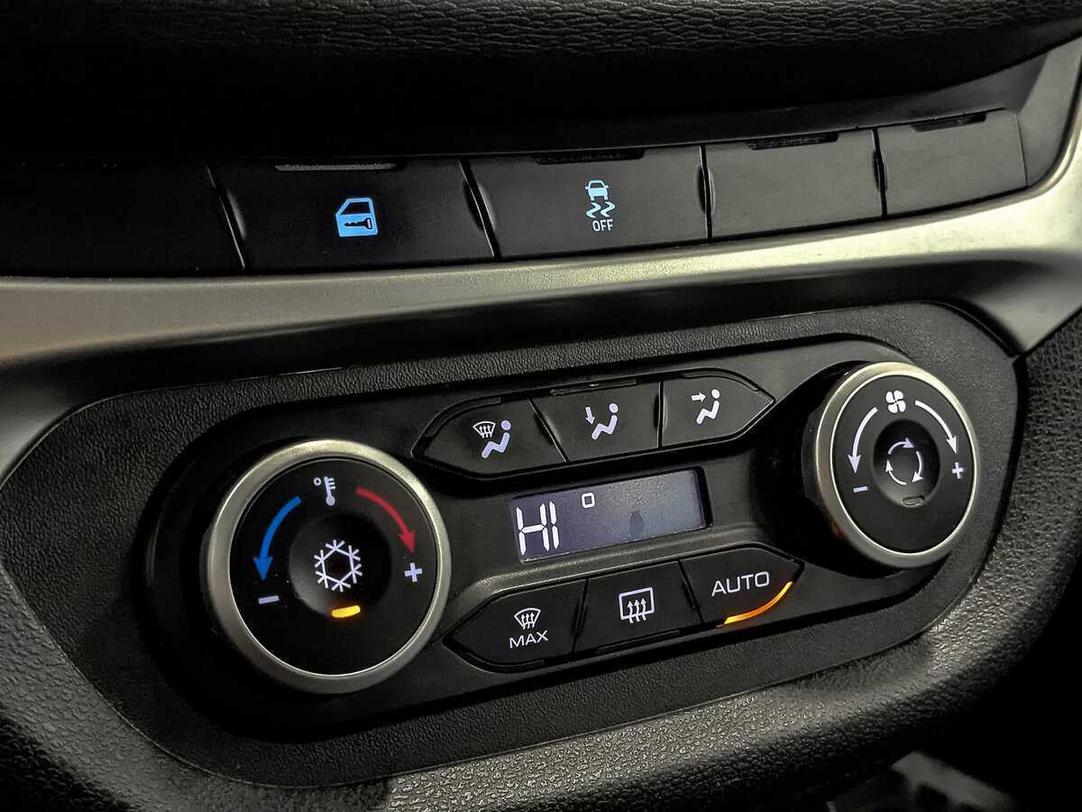 Lada (ВАЗ) Vesta 2018 года с пробегом. Фото: #19