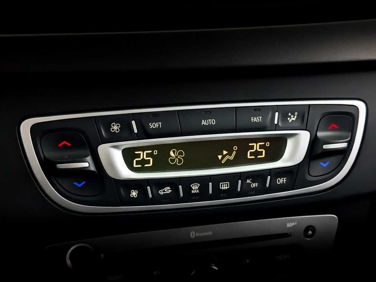 Renault Fluence 2013 года с пробегом. Фото: #23