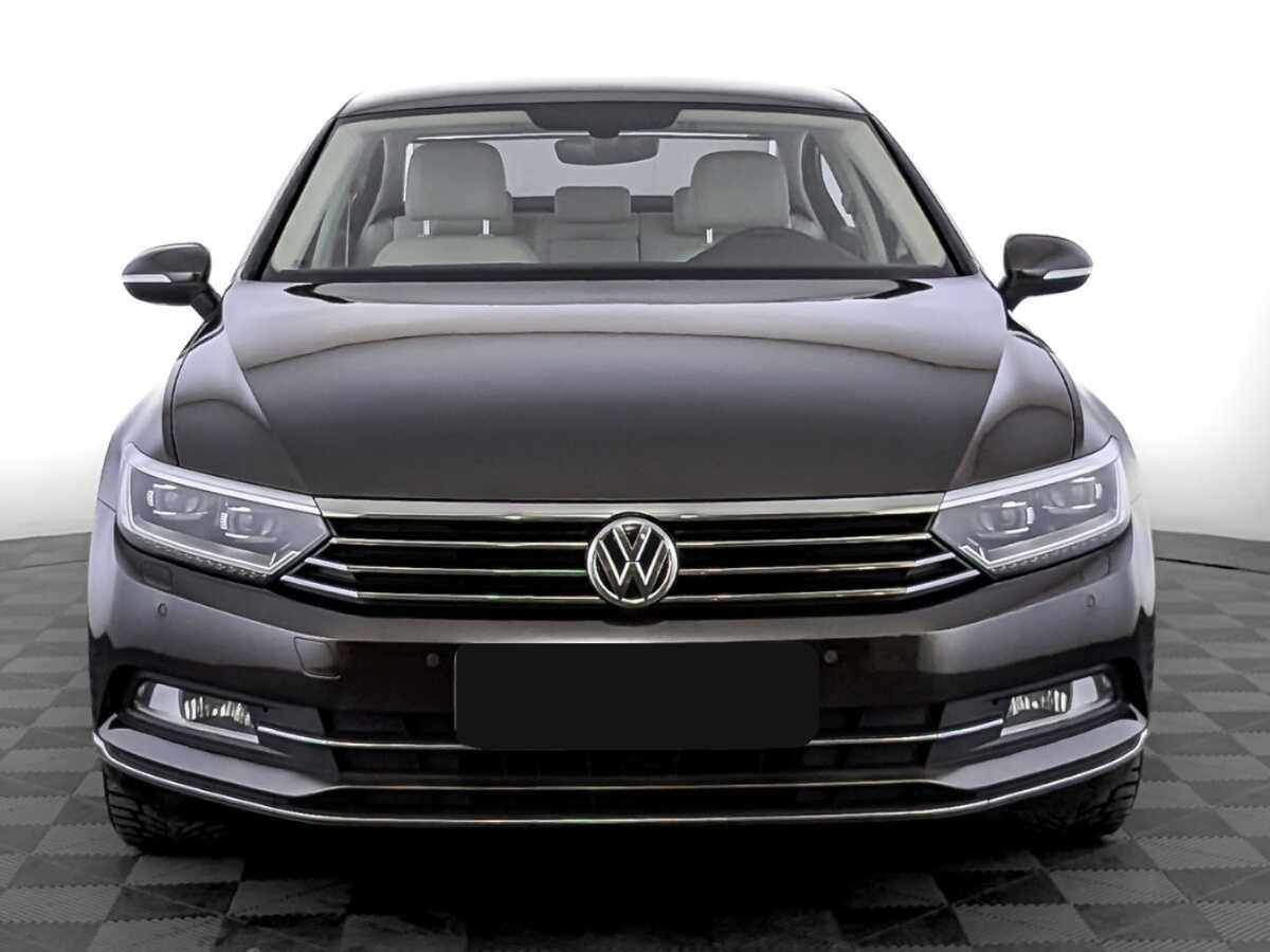 Volkswagen Passat 2017 года с пробегом. Фото: #1