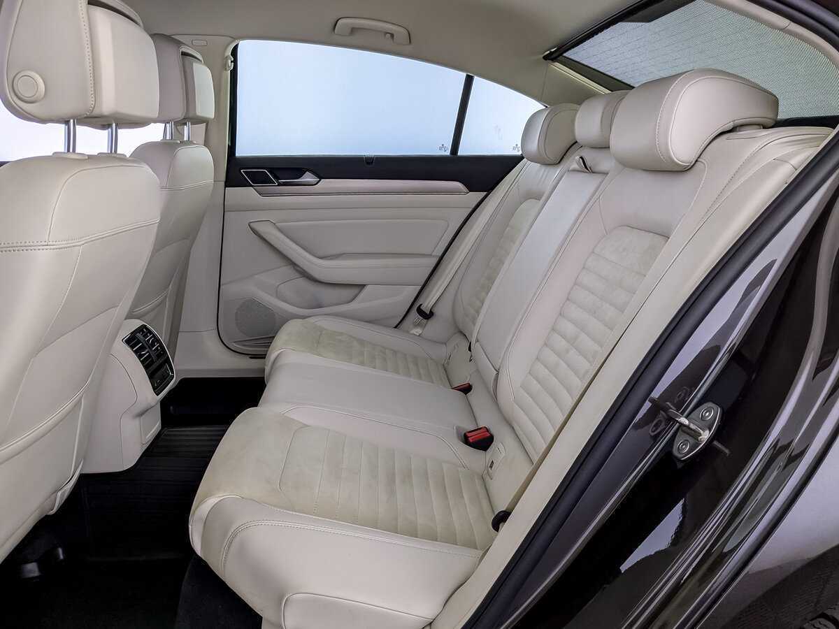 Volkswagen Passat 2017 года с пробегом. Фото: #11
