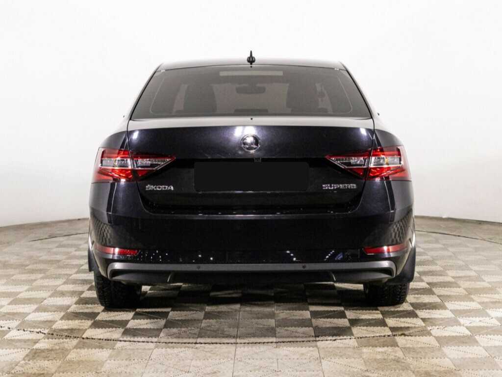Skoda Superb 2017 года с пробегом. Фото: #5
