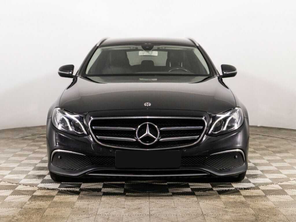 Mercedes-Benz E-Класс 2018 года с пробегом. Фото: #1